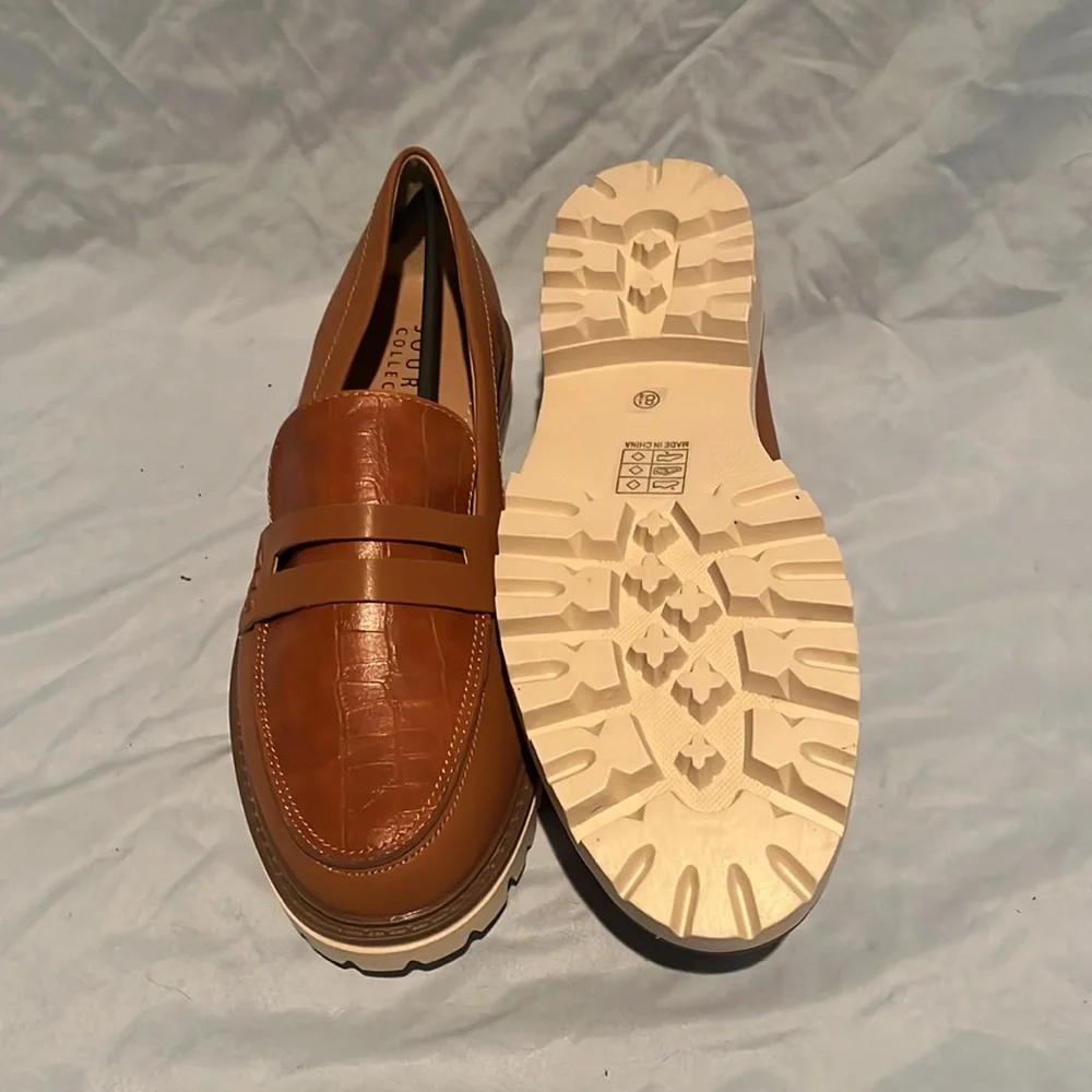 Journee Collection Kenly- Tan- Size - Picture 3 of 4